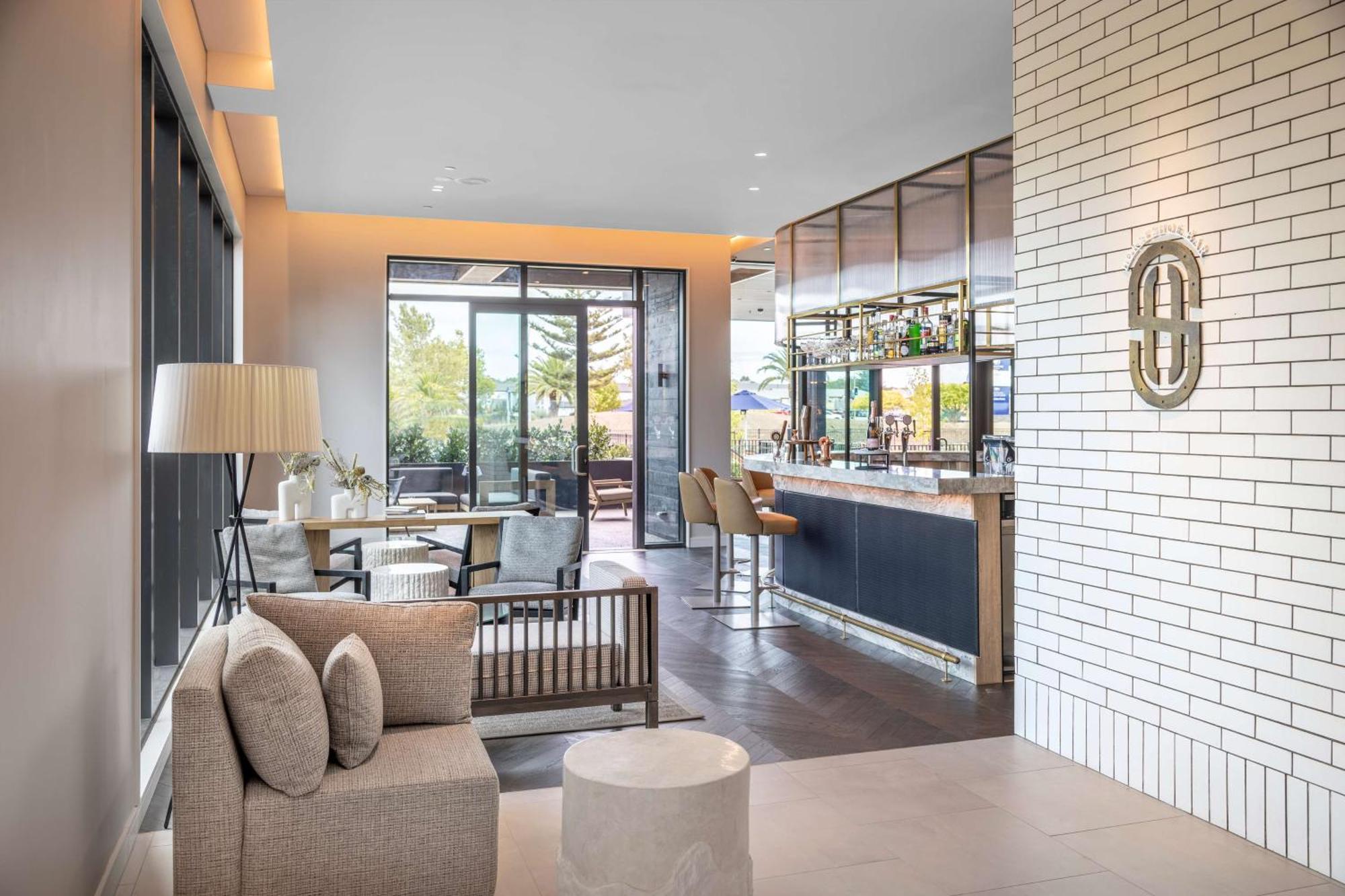 Hotel Doubletree By Hilton Auckland Karaka Esterno foto