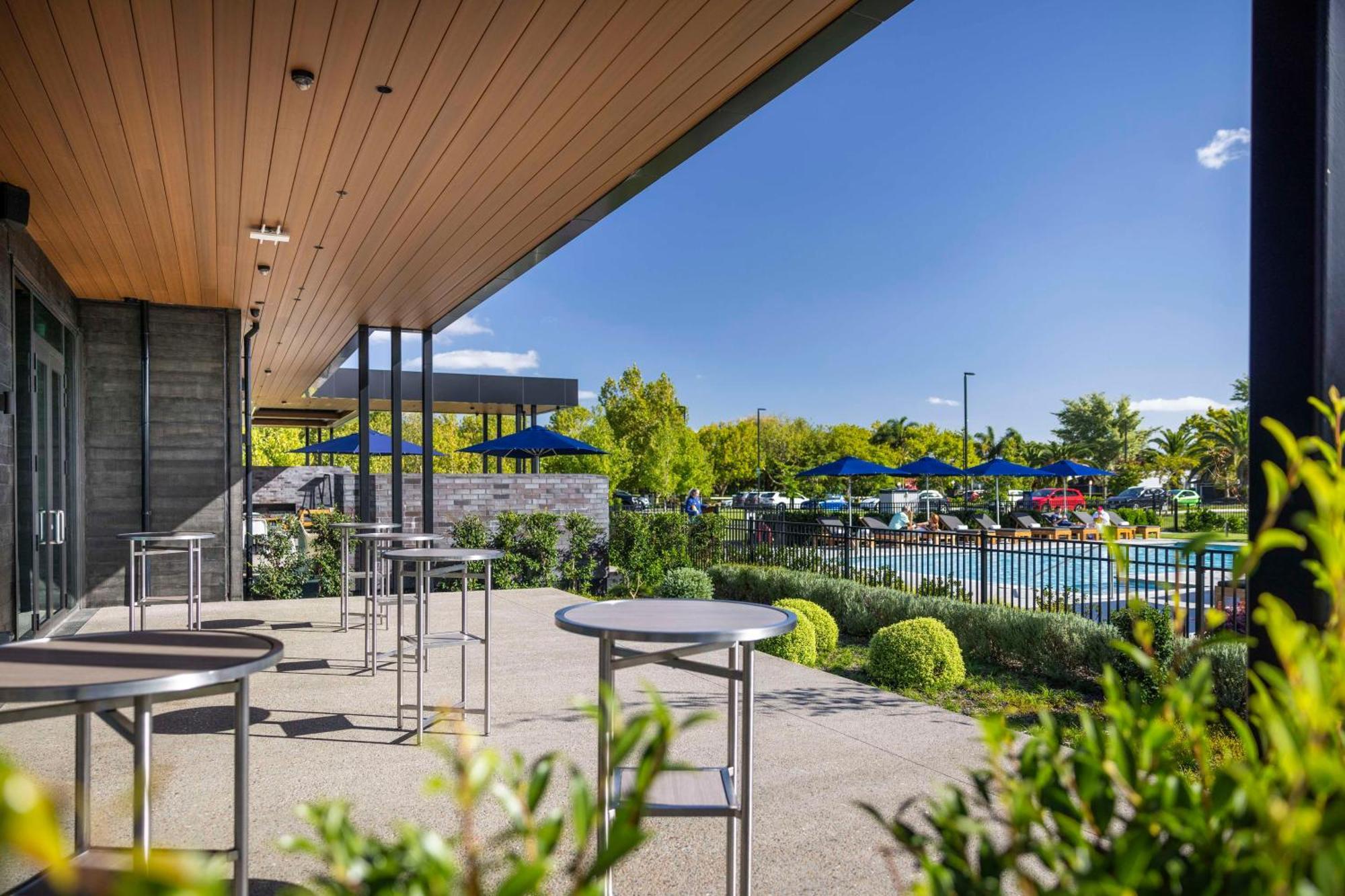 Hotel Doubletree By Hilton Auckland Karaka Esterno foto